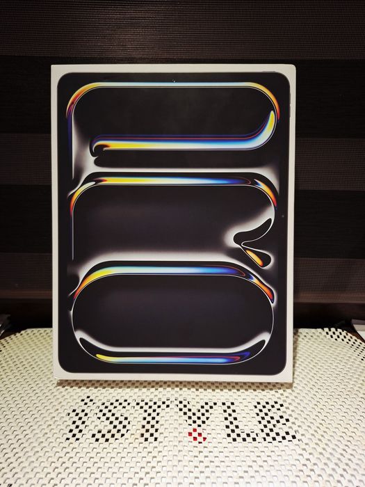 iPad Pro 13, M4, 256GB, La Cutie,  Garanție 2026, 8 Cicluri Încărcare