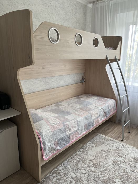 Продам двухярусную кровать