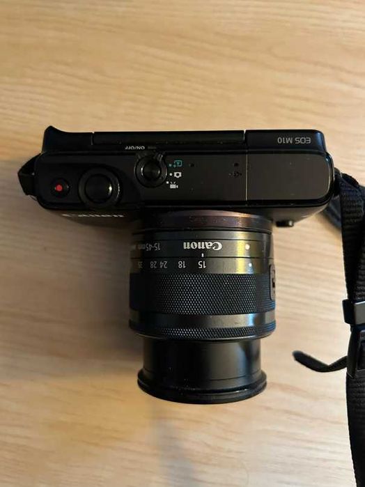 Camera Canon EOS M10 (Mirrorless) -  Obiectiv 15-45mm + accesorii