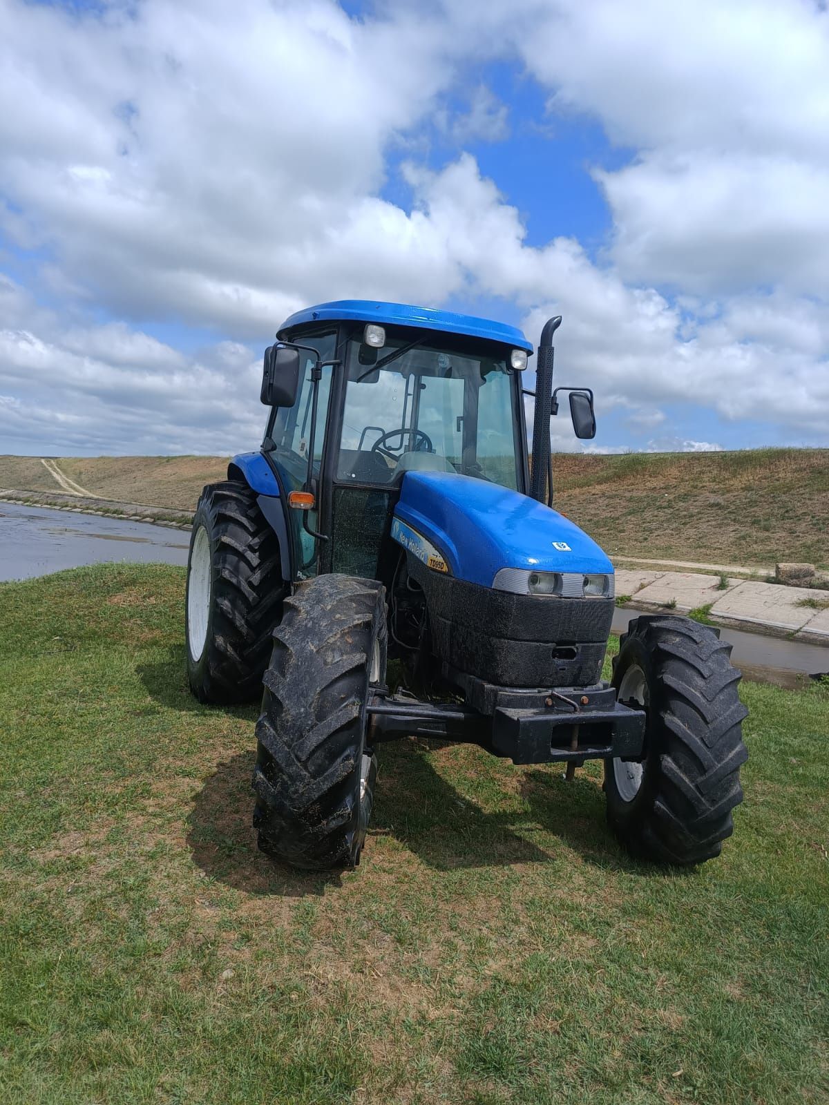 Tractor New Holland TD95D