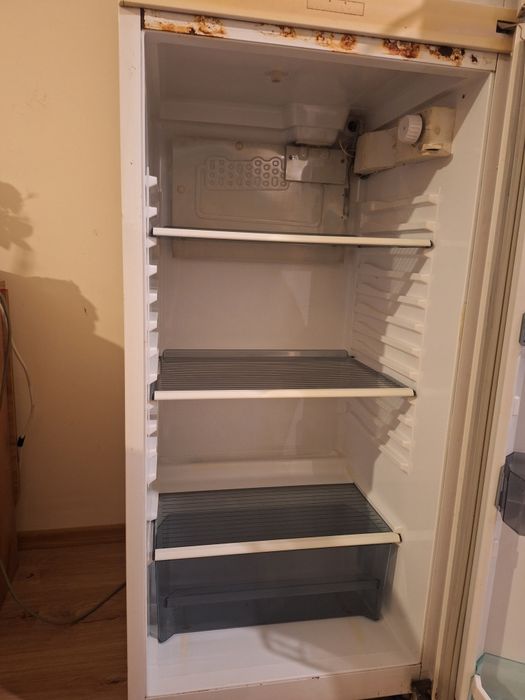 Хладилник с фризер