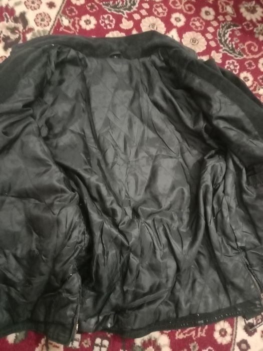 Продаю натуральную замшевую куртку женскую