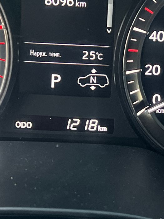 Lexus LX 570 Ful moshina masla xolatta 1200 km yurgan