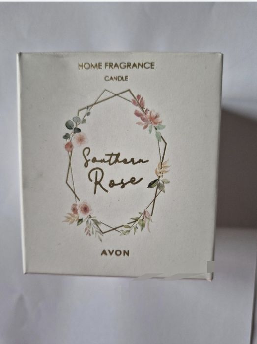 Lumanare pafumata iasomie,lemn cedru/ trandafiri/iasomie,neroli Avon