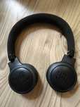 Блутут слушалка JBL Live 400 BT