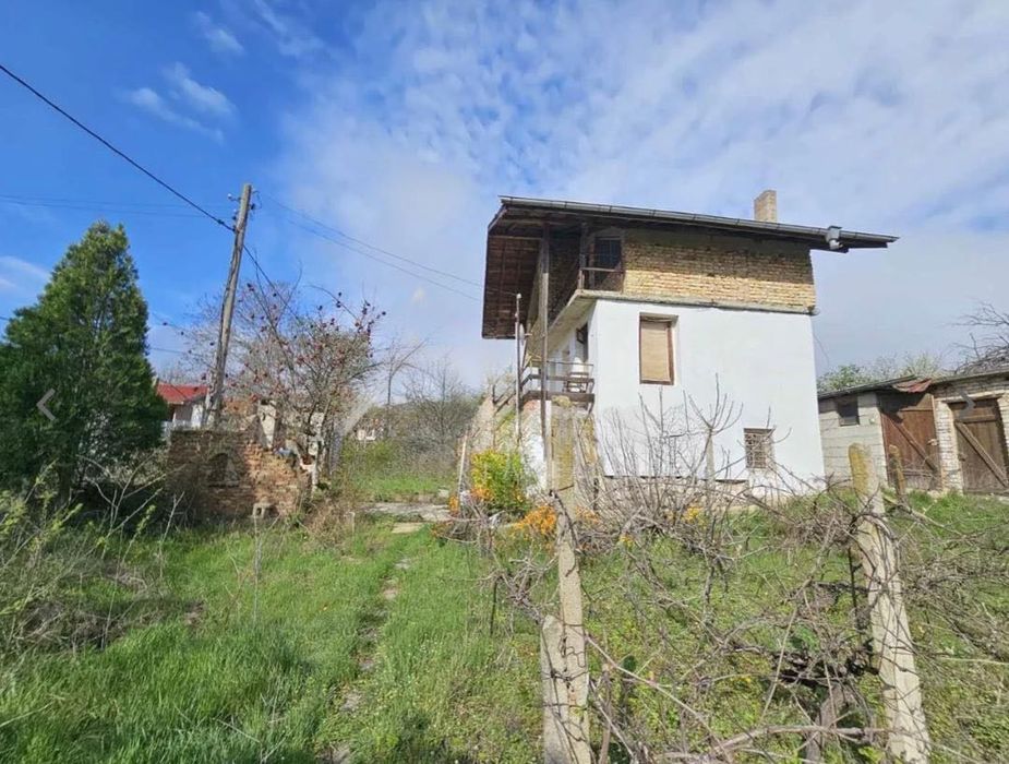 Продавам къща м-т Манастирски рид