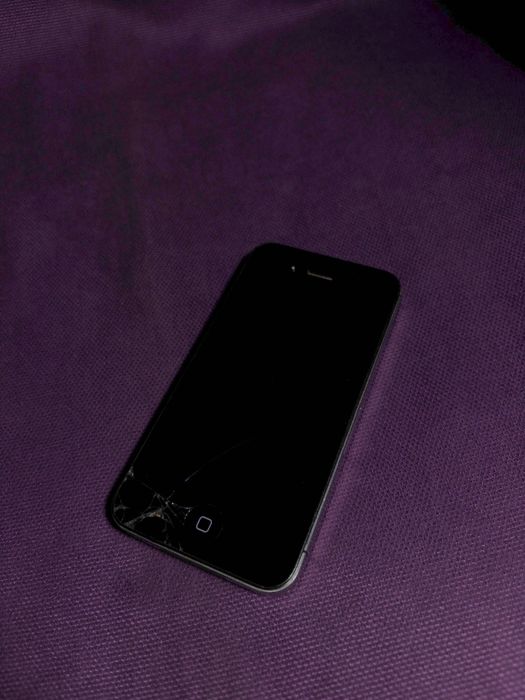 Чёрный Apple iPhone 4s