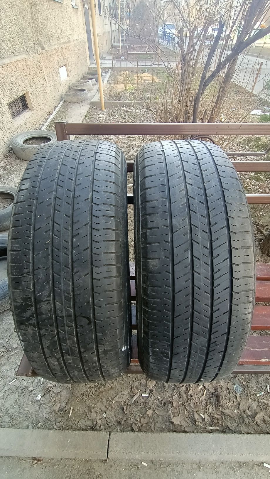Продам комплект летних шин YOKOHAMA 225/65 R 17 4 штуки торг
