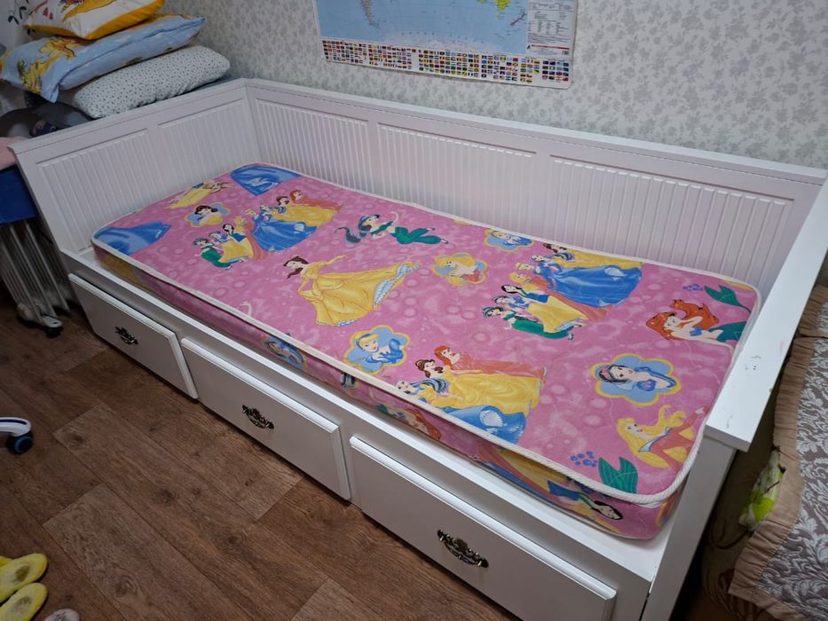 Кровать 90*200см