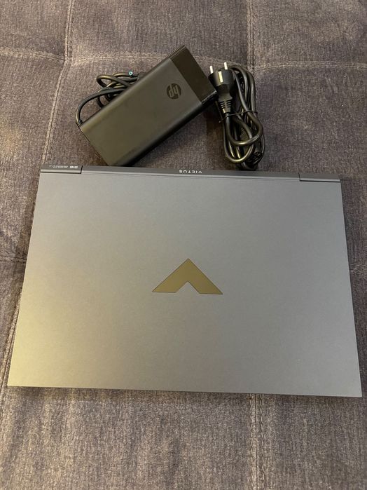 HP Victus 16” i7 11800h / 16 Ram / RTX 3060 / 1TB SSD