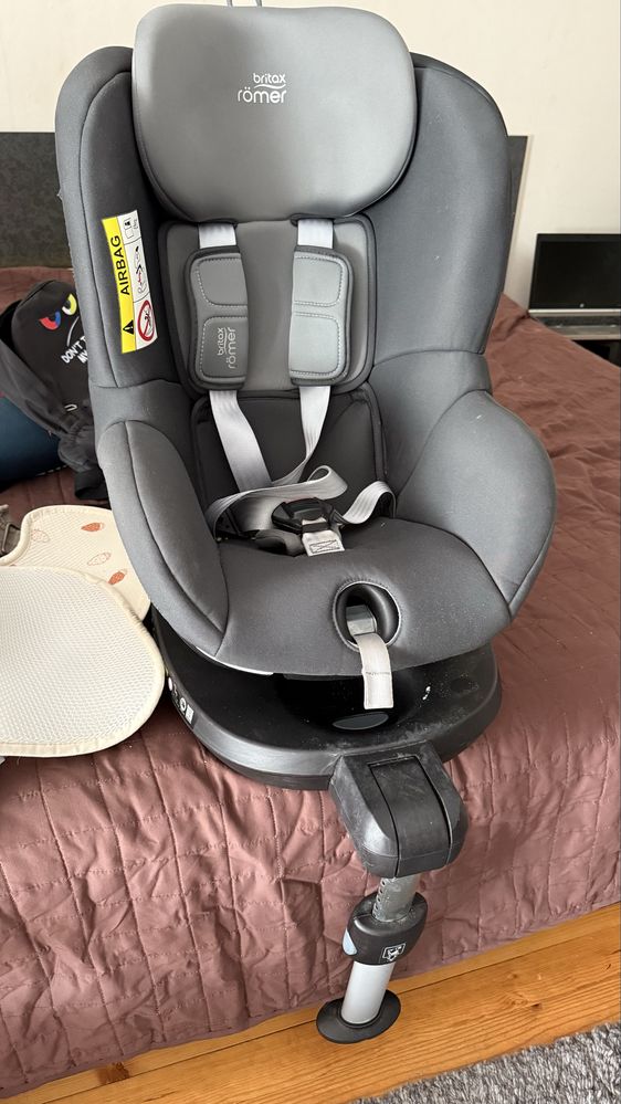 Britax Römer DUALFIX² R с подръци