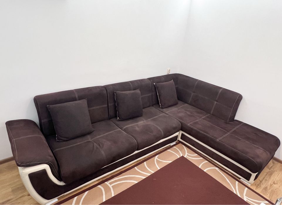 Голям ъглов диван 305х206см / Много запазен