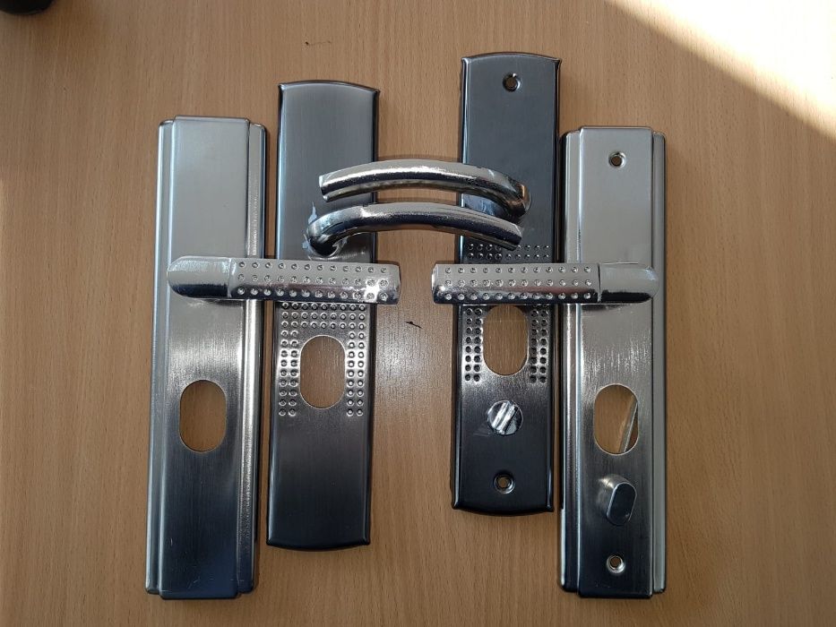 Accesorii usi metalice/termopan (feronerie-broasca-butuc-shield etc.)