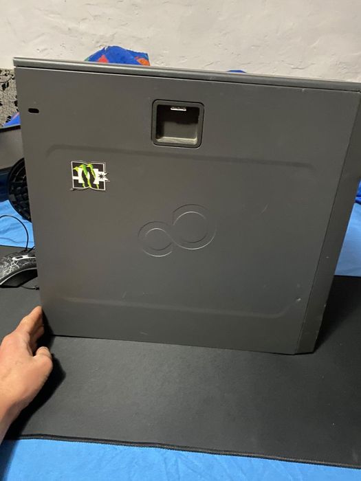 Vand/schimb pc,monitor,volan cu pedale,mouse,mouse pad,tastatura
