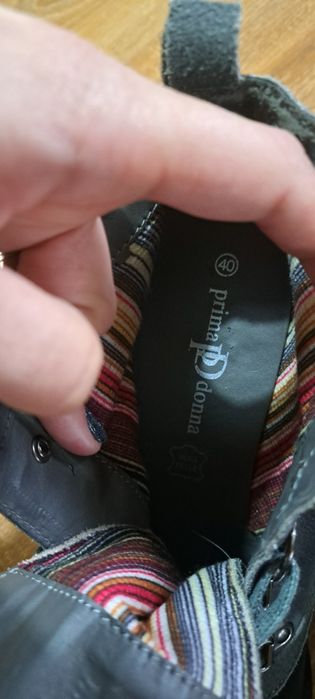 Botine/ghete/cizme piele intoarsa cu siret