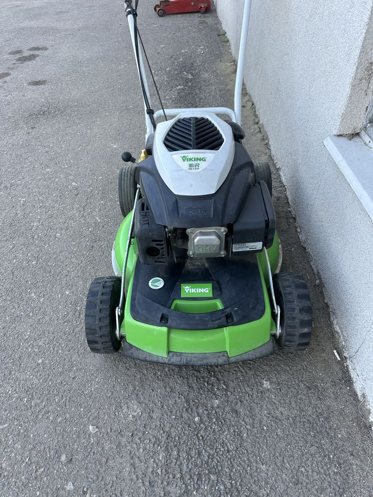 Masina de tuns iarba viking autopropulsanta