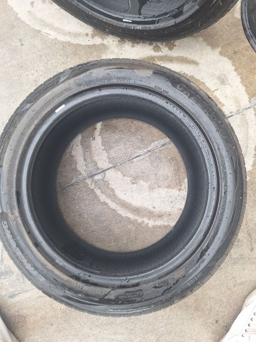 Продавам 2 броя летни гуми 255 45 18