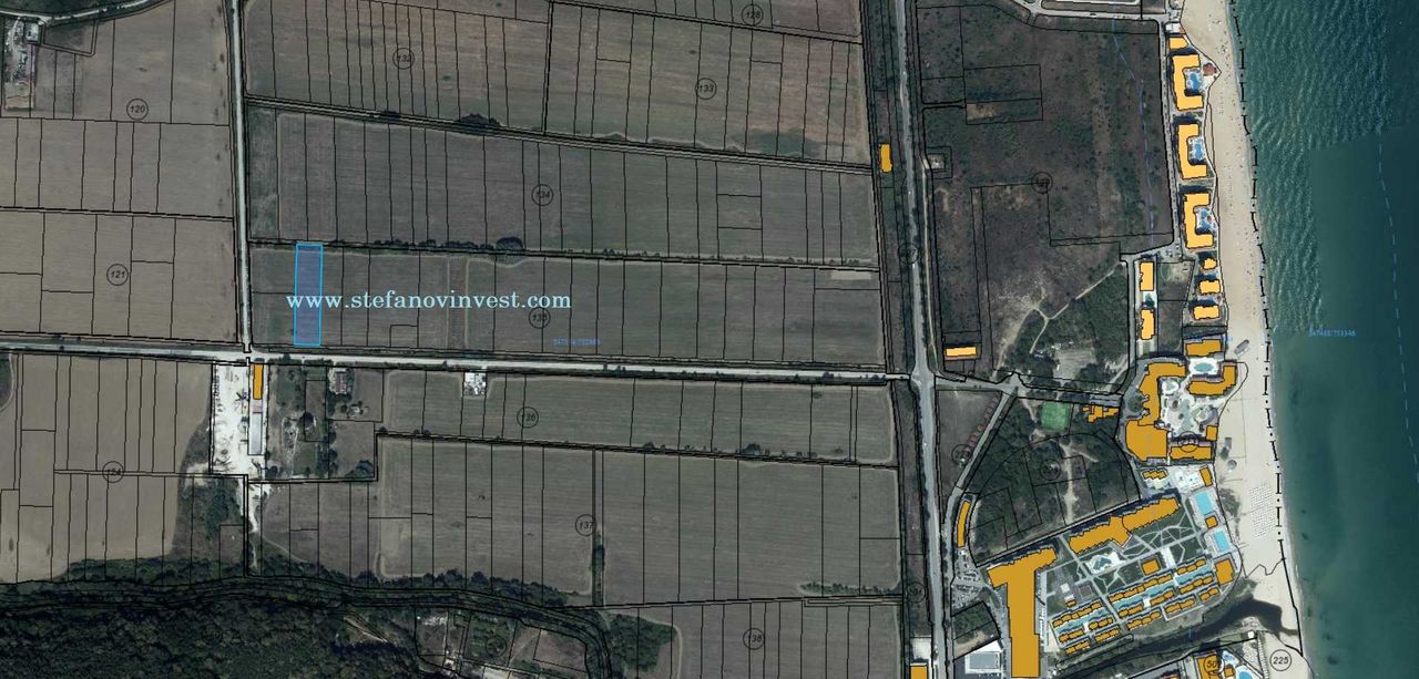 Продава се Парцел в Обзор - 5600 кв.м за 12 €/кв.м - Снимка #3