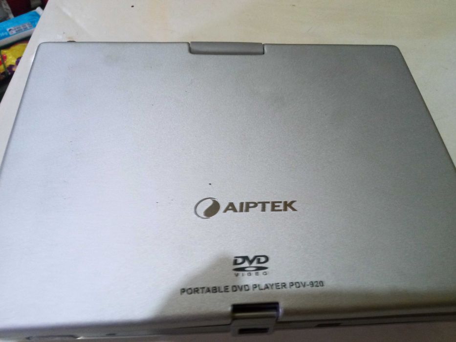 Pachet Cameră video Sony + 2 DVD portabile