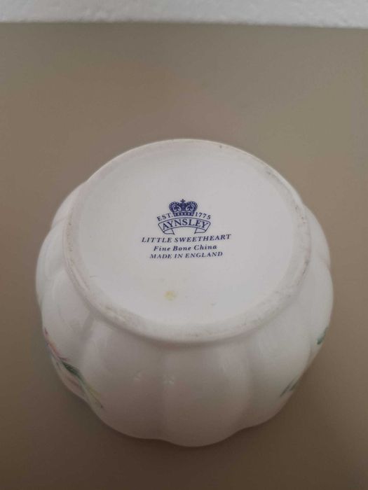 Caseta bijuterii marca Aynsley