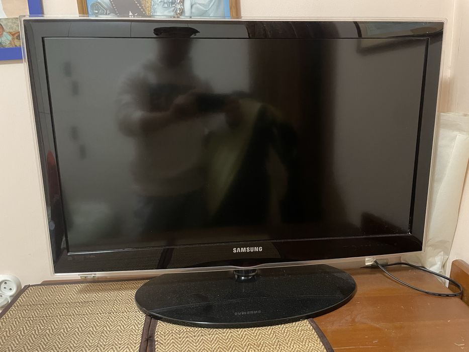 Телевизор самсунг 32"