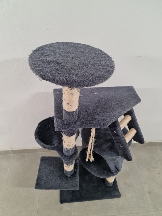 Ansamblu de joaca pentru pisici, folosit, stare buna, 4 niveluri plus