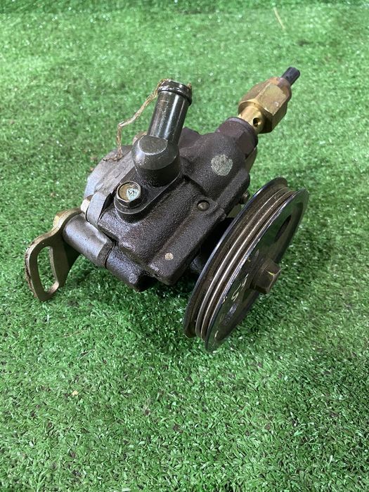 Гур насос Toyota Camry 20 25 5S-FE