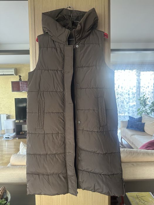 Тъмнокафяв елек с качулка