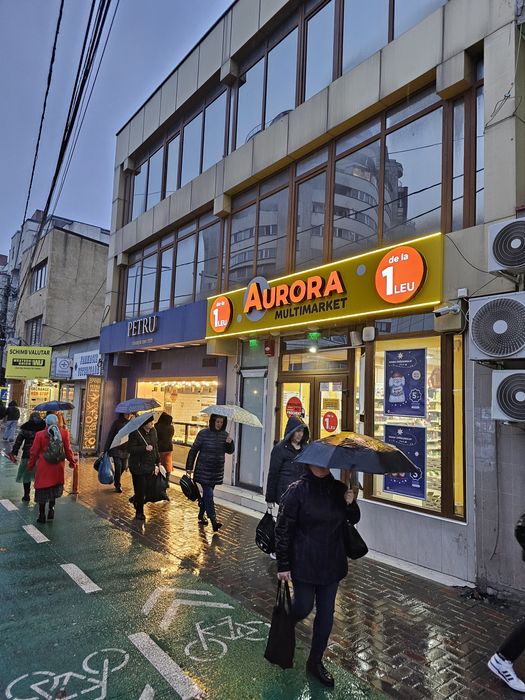 Spatiu comercial de inchiriat, zona cu trafic pietonal intens!