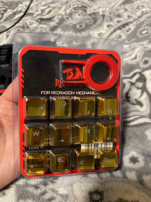 Vând tastatură mecanică Redragon