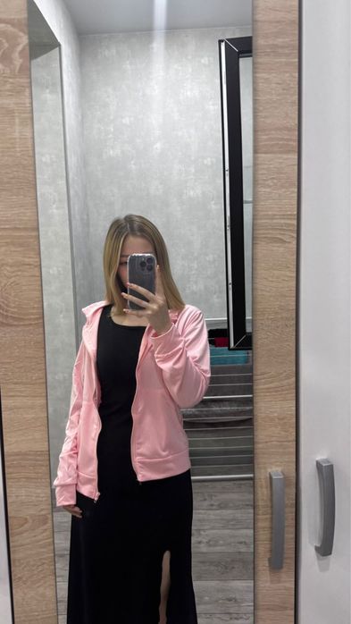 Розовая зипка, новая, не подошел размер