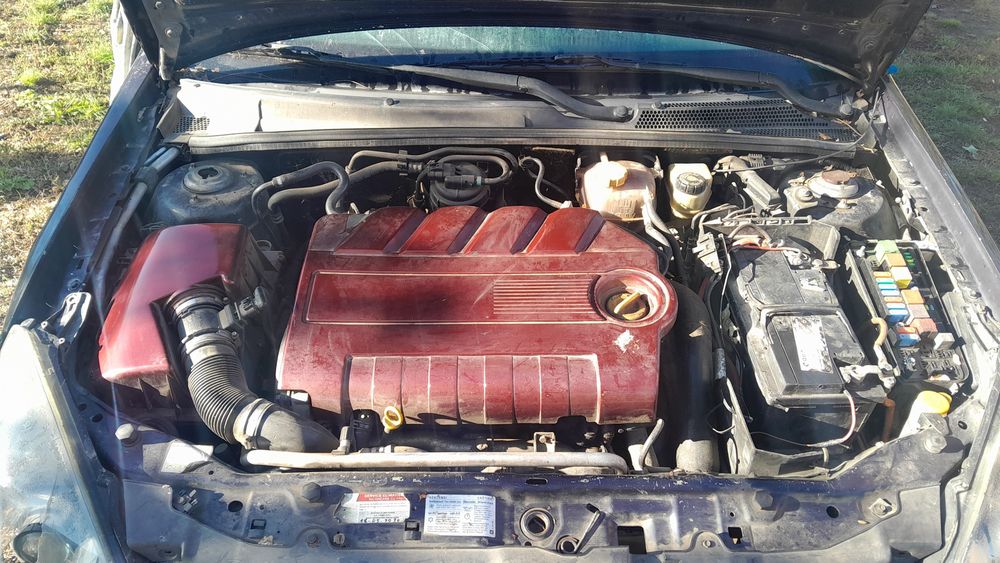 Vând Opel Vectra avariata - motor complet