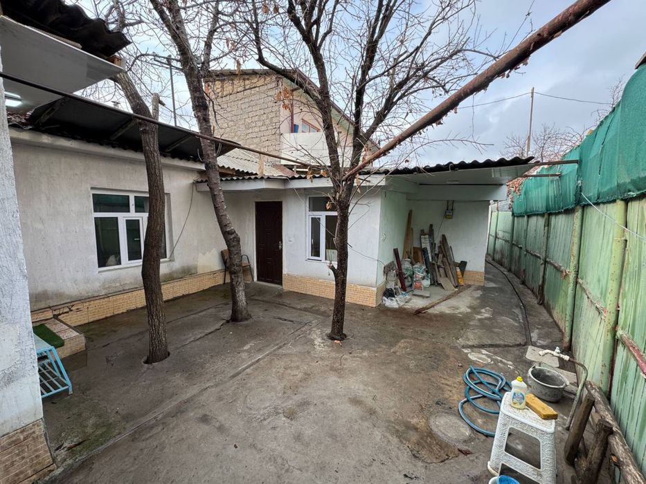 Дом 3 ком.Паркентский базар!земля 1сот.