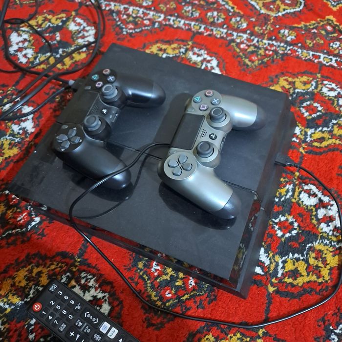 Sony PlayStation 4 va Televizor