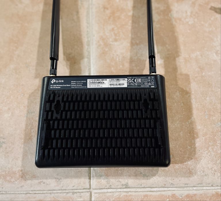 Tp-link роутер mr400 и репитер oneMesh re605x