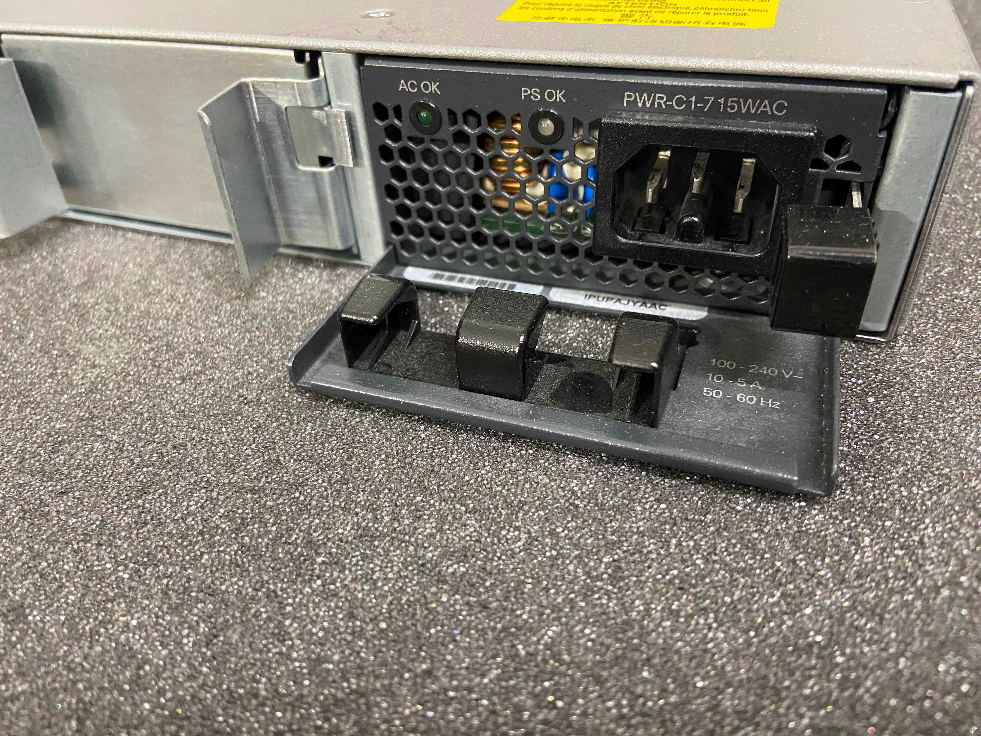 Cisco Catalyst 3850 – 24-Port PoE+ Gigabit Switch – IP Base суич