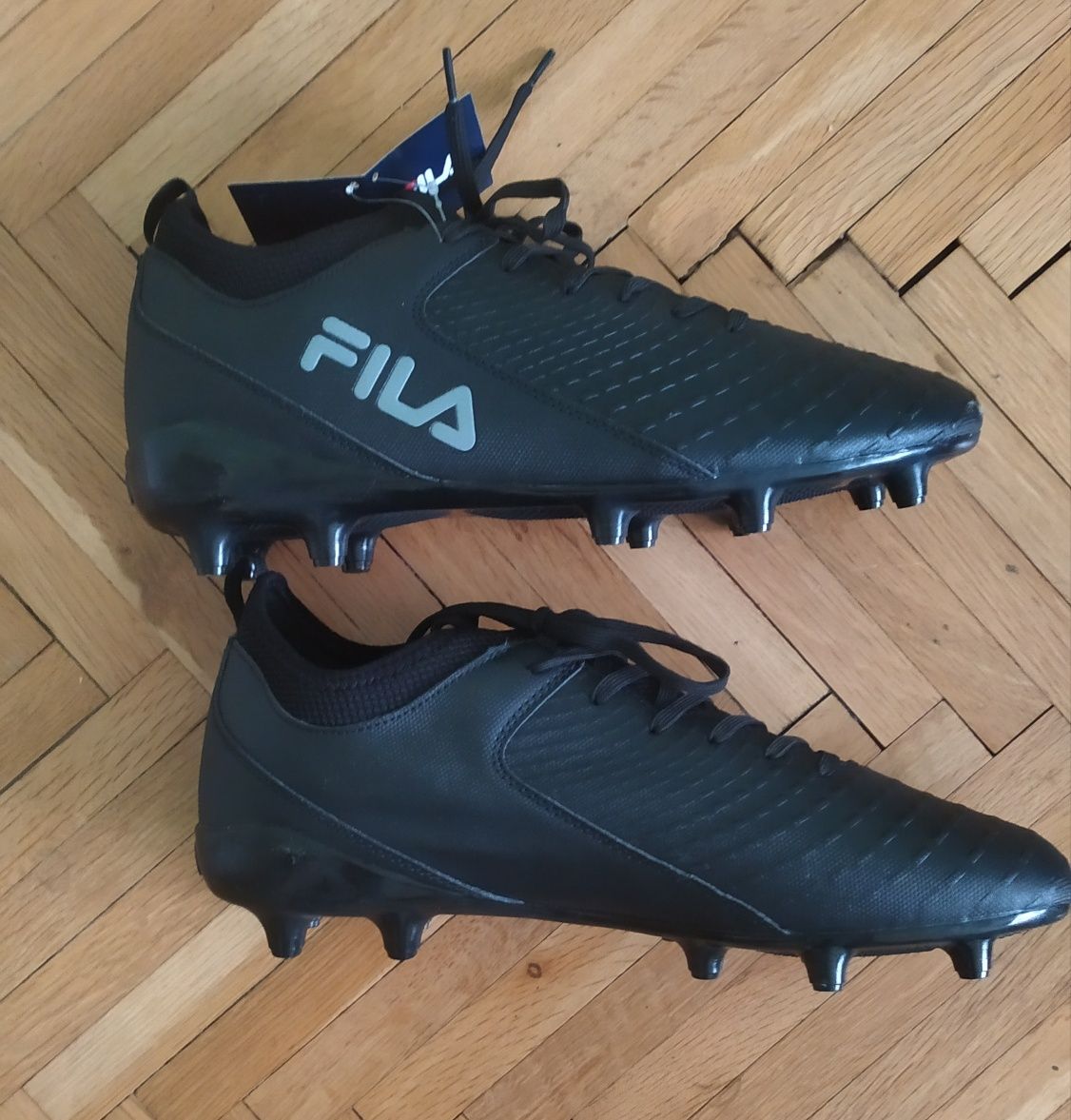 Футболни обувки /бутонки/ FILA-нови