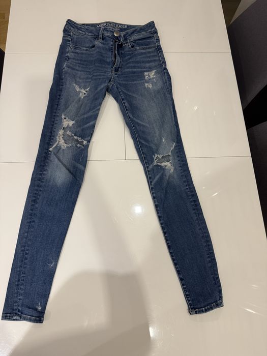 Два чифта дамски дънки