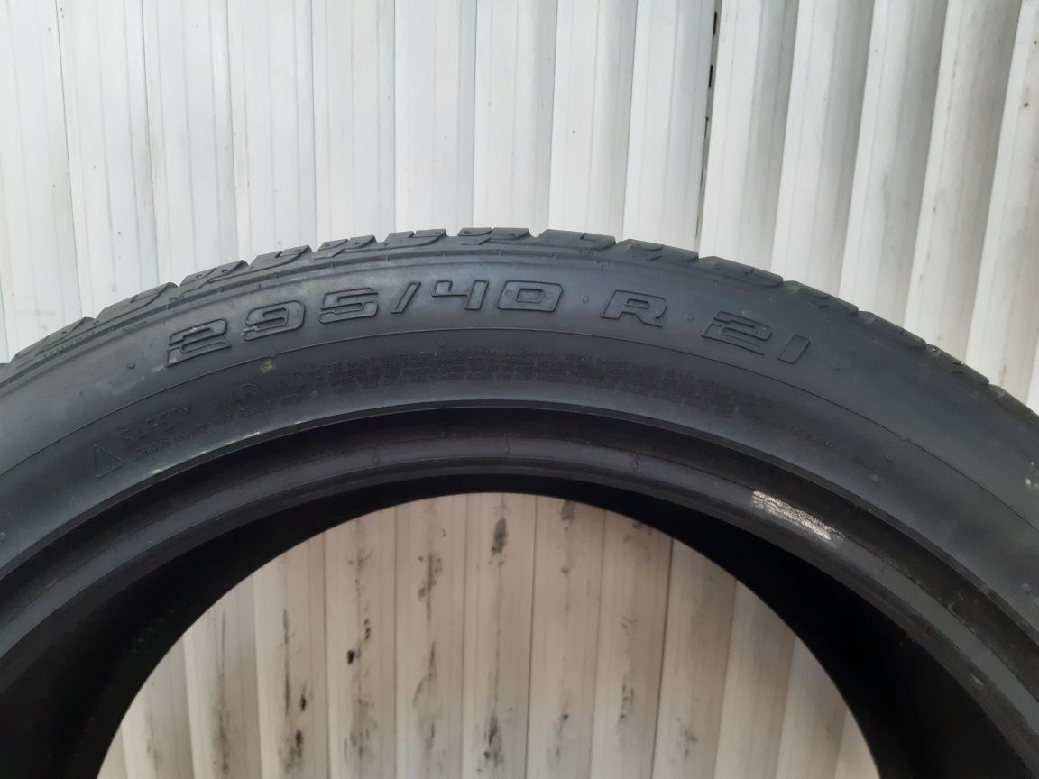 295/40/21  1×Continental 111w dot 2317  6,94mm