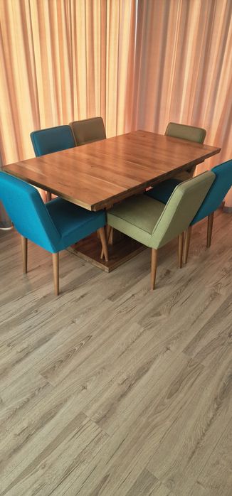 Vand masa extensibila 12 pers lemn masiv + 6 scaune