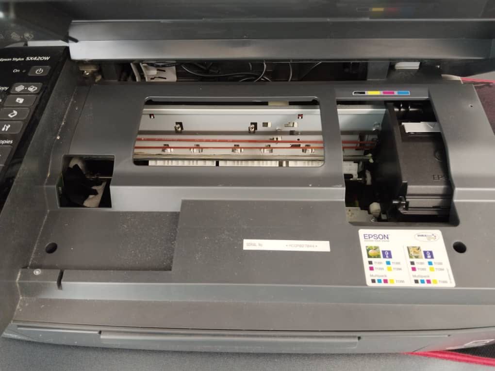 Продам принтер Epson SX420W без катрижей