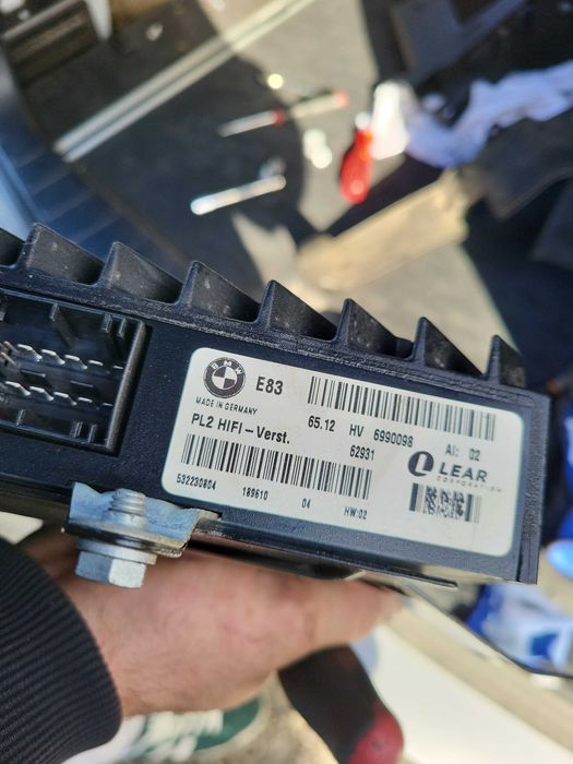 Statie/amplificator audio HI FI bmw x3 e83