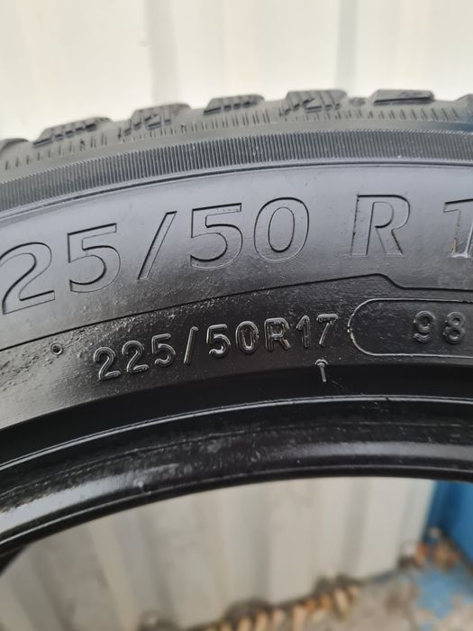 4 Anvelope de iarna*225/50R17*MICHELIN*LICHIDARE STOC*50 Lei Buc*