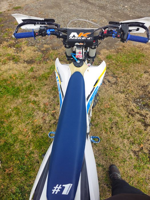 Vând husqvarna te300 în stare bună de funcționare.