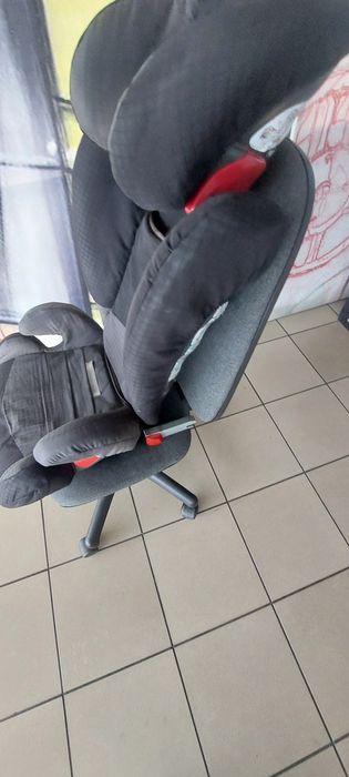 Scaun cu ISOFIX  pt mașina