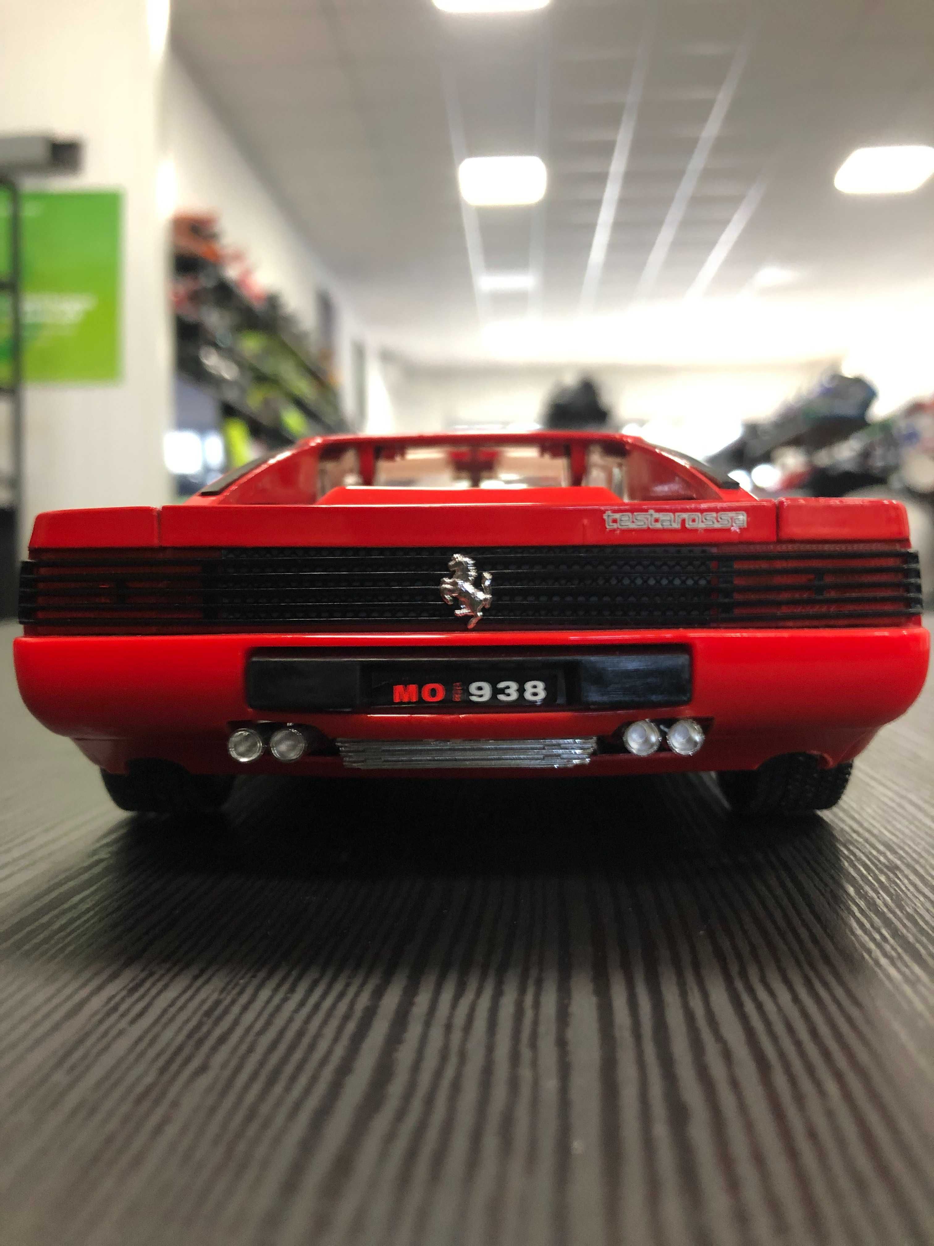 BBURAGO метална колекционерска количка FERARRI TESTAROSSA 1:18