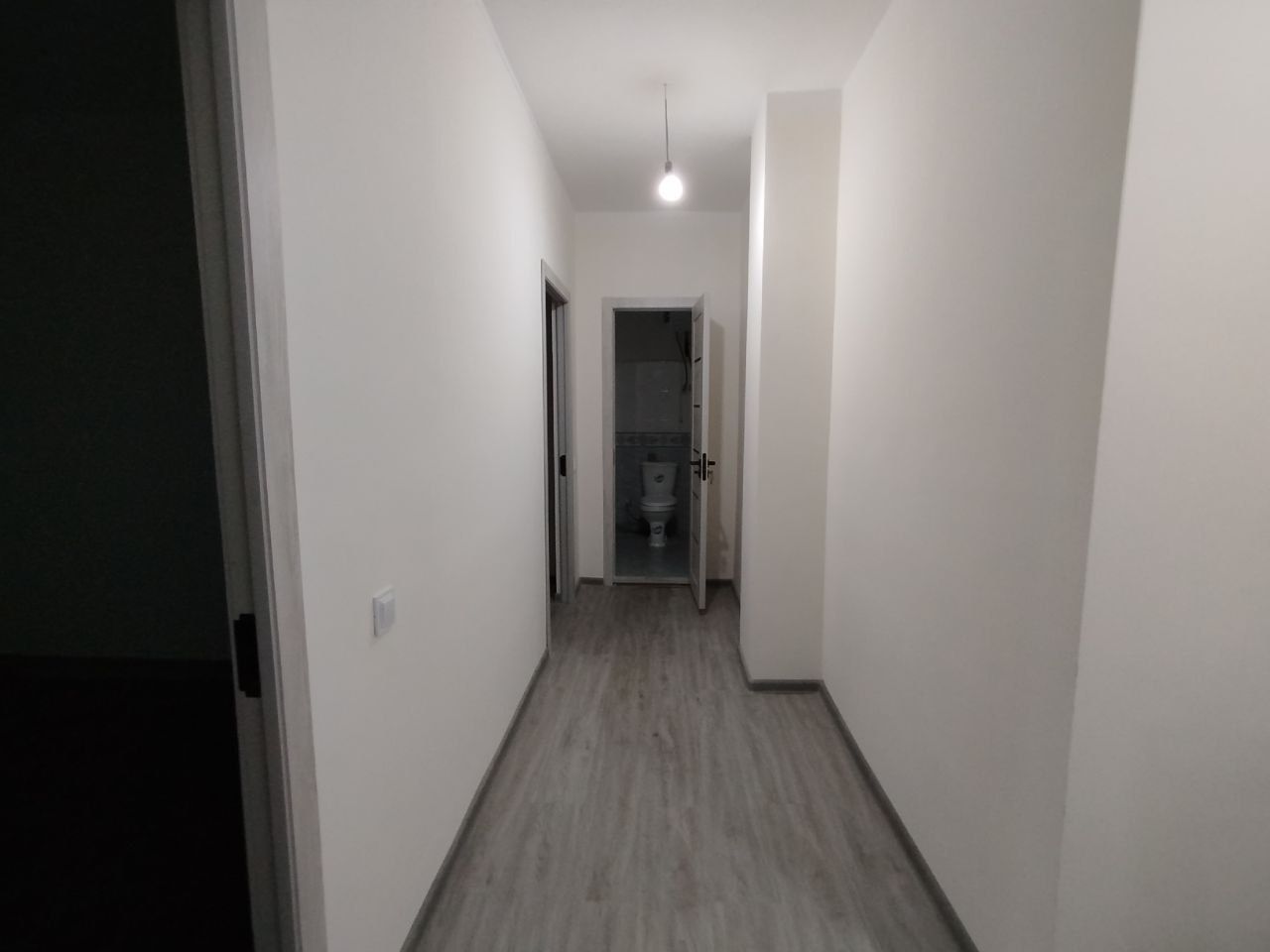 Uy kvartira novostroyka yangi bozor oldida