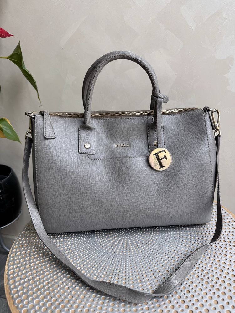 Здрава дамска чанта Furla