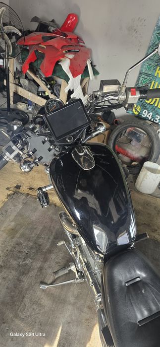 Suzuki intruder 400