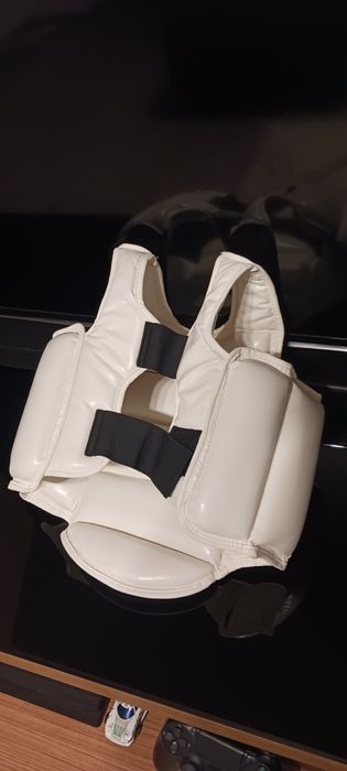 Vesta protectie karate xs